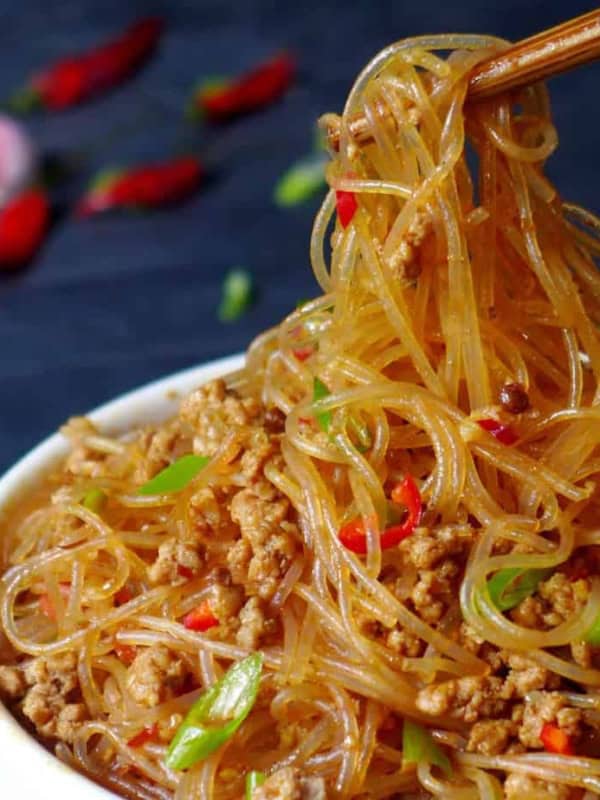 Stir-fried vermicelli noodles with pork