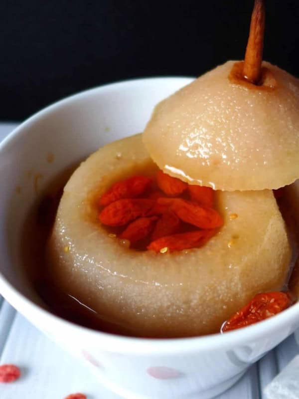A steamed pear with rock sugar soup