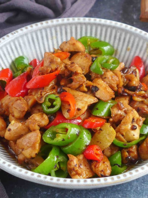 Hunan chicken in a plate.