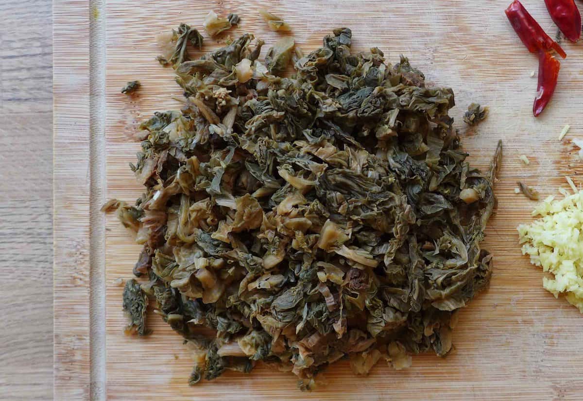 finely chopped Mei cai