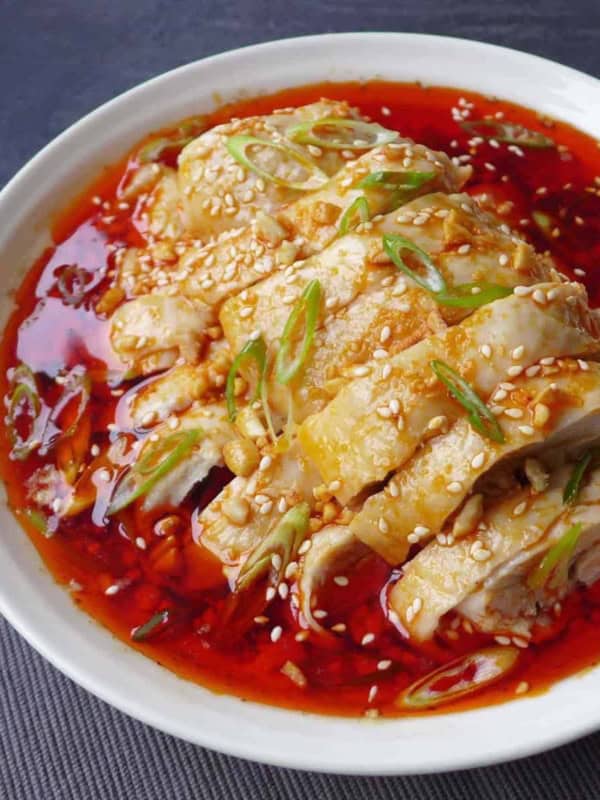 Sichuan mouth-watering chicken in chilli oil