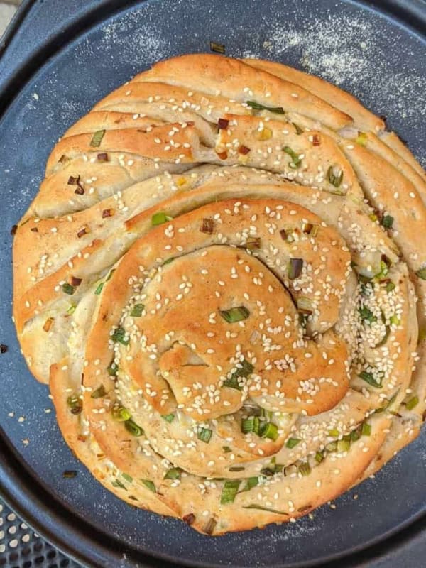 A layered bread seasoned with scallions